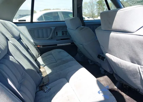 1991 Oldsmobile 98 Regency Elite z USA, uszkodzony, nr VIN 1G3CW53L8M4340624